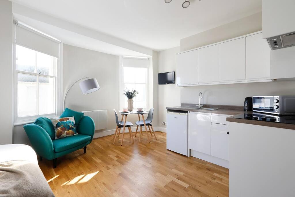 Cosy Studio Flat Moments From The Beach, Kemptown Brighton Exteriör bild